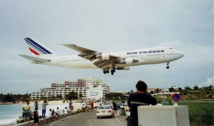 The old Hong-Kong airport 